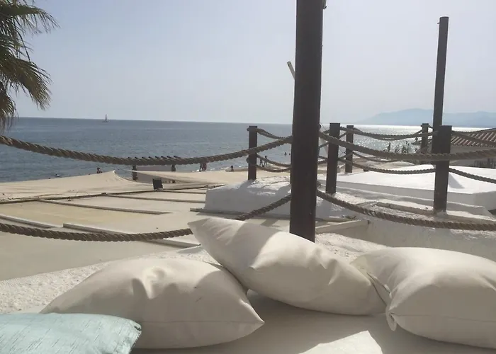 Apartaluz Costabella ,satelite, Wifi, Pk Marbella