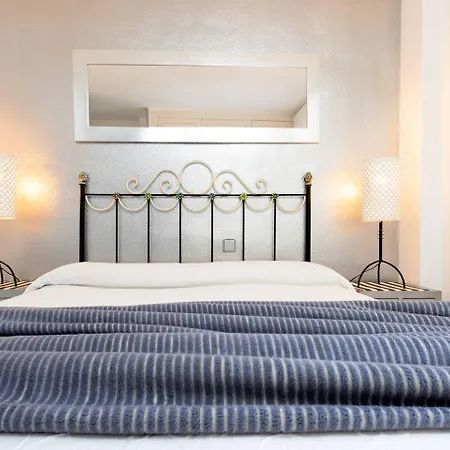 Apartaluz Costabella ,satelite, Wifi, Pk Apartment Marbella