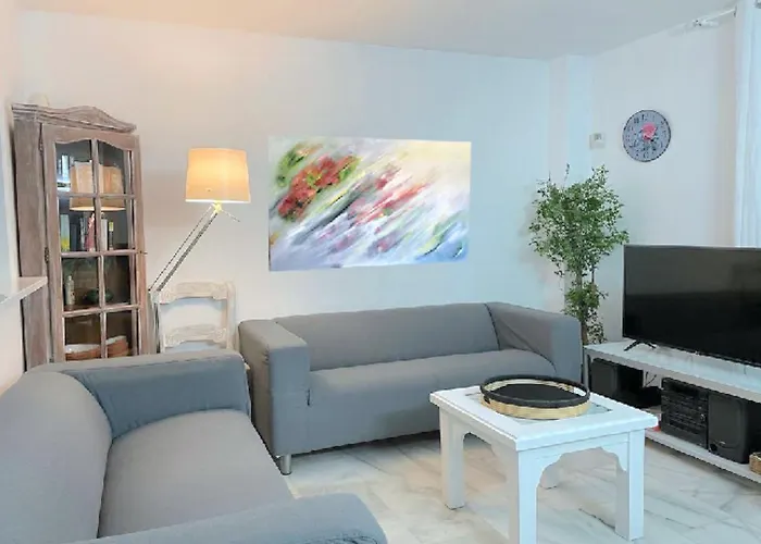 Apartaluz Costabella ,satelite, Wifi, Pk アパート