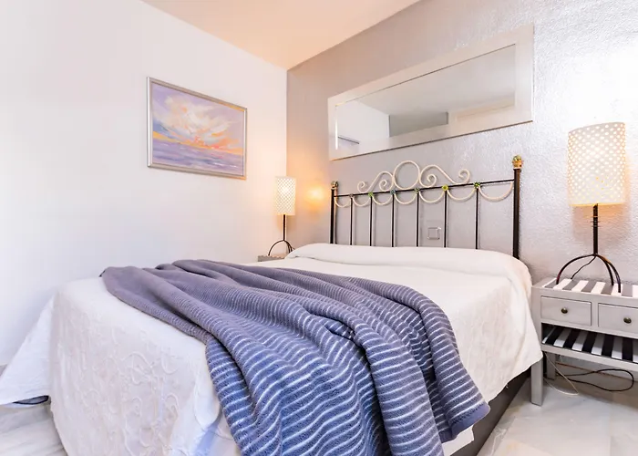 Apartaluz Costabella ,satelite, Wifi, Pk Marbella